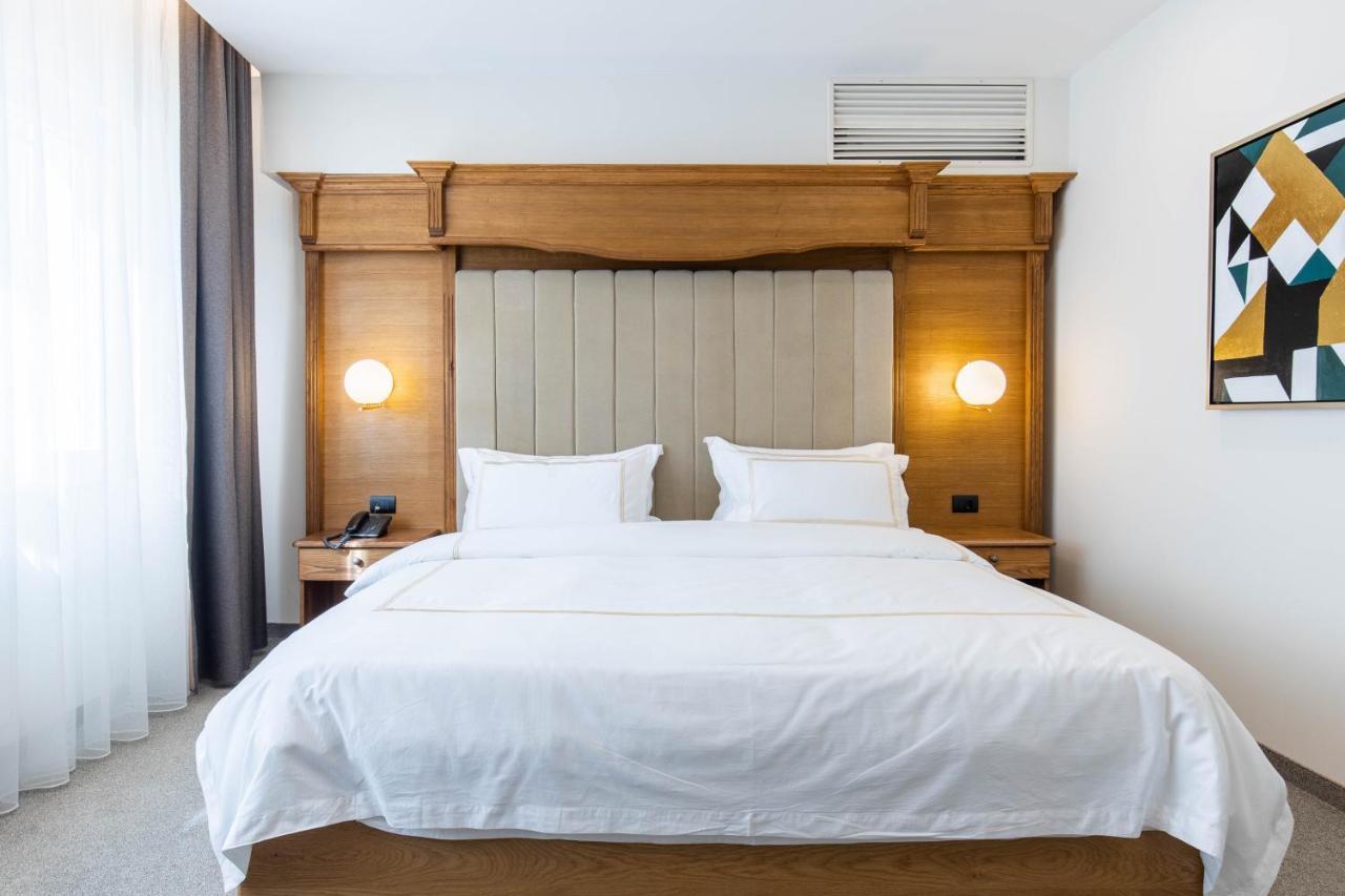 Hotel Afa Приштина Экстерьер фото