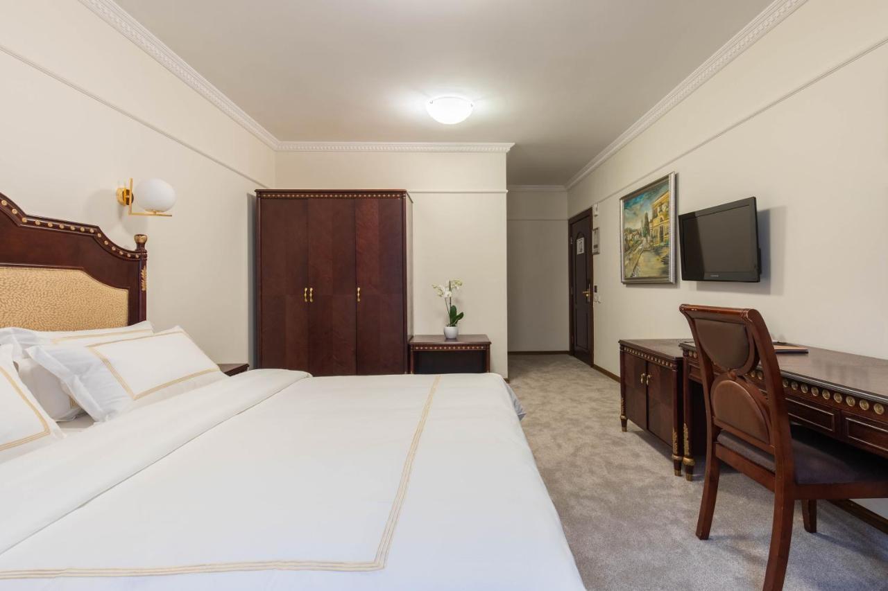 Hotel Afa Приштина Экстерьер фото