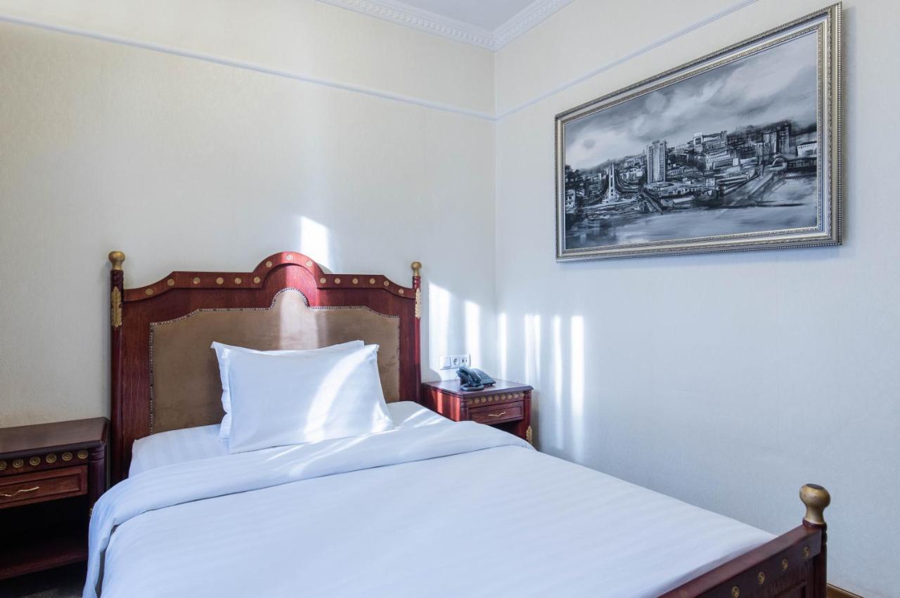Hotel Afa Приштина Экстерьер фото