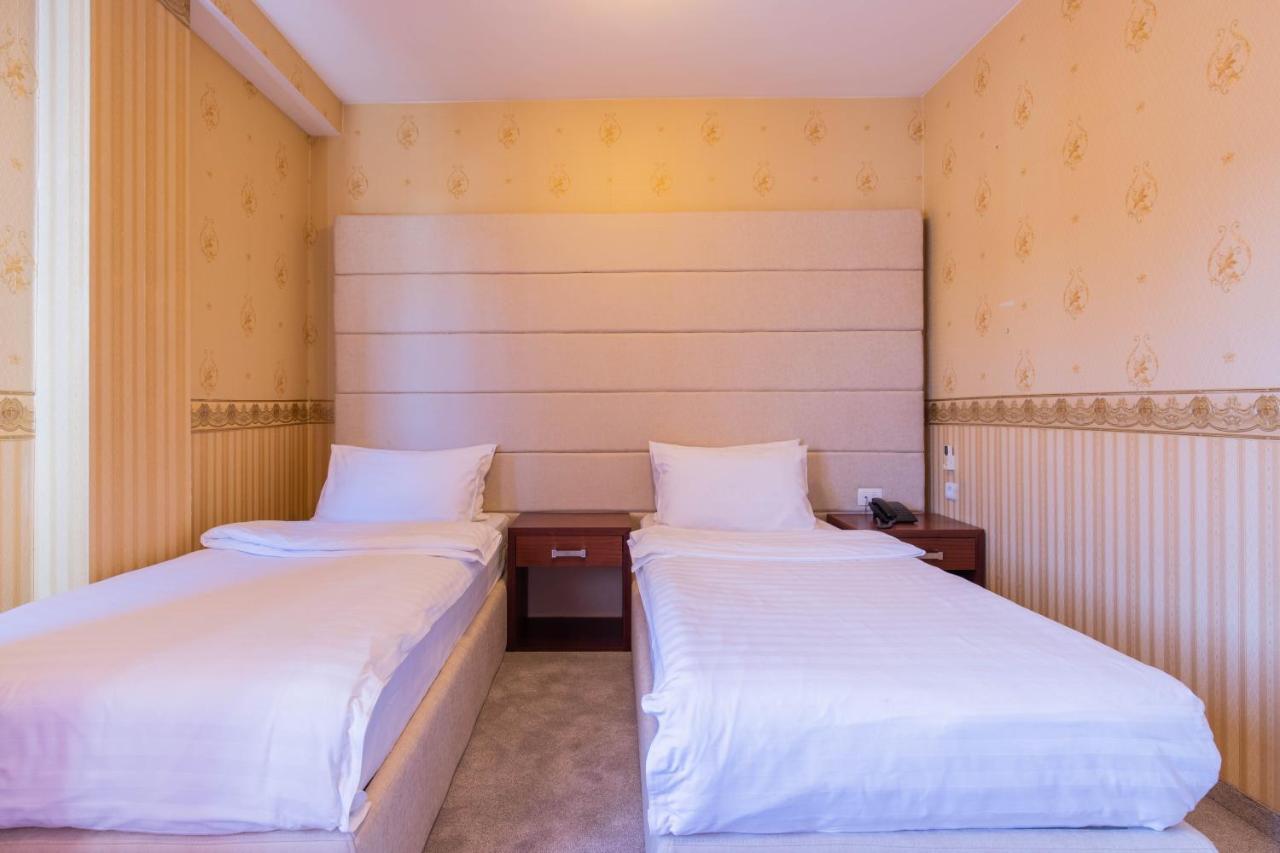 Hotel Afa Приштина Экстерьер фото