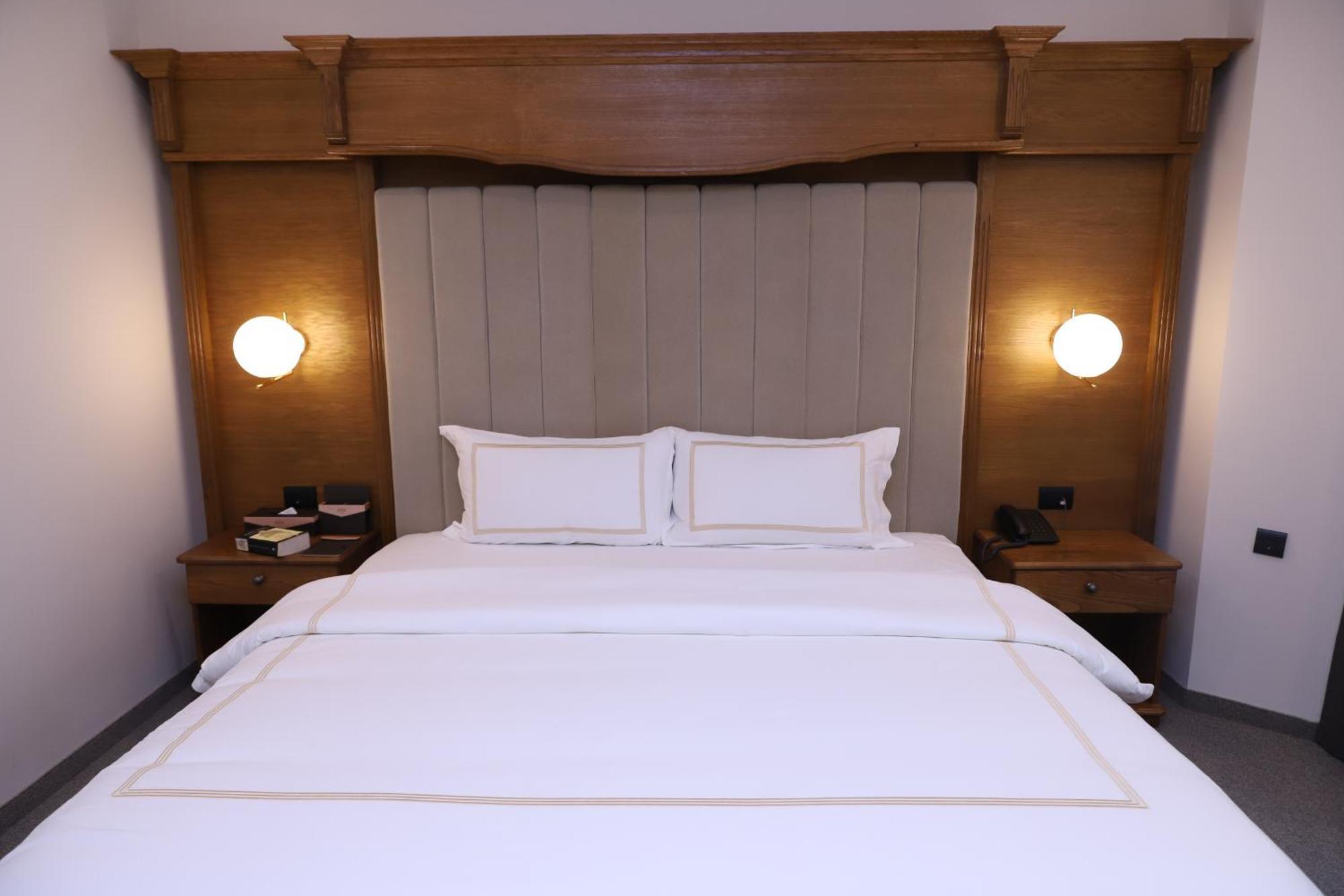 Hotel Afa Приштина Экстерьер фото